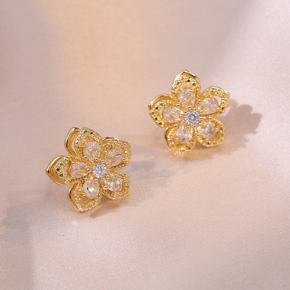 Wholesale Necklace rotating bauhinia zircon flower pendant temperament titanium steel necklace