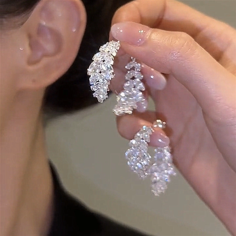 Wholesale Needle Elegant Love Heart Full Drill Crystal Earrings Fashionable High-end Feel Jewelry Accessories