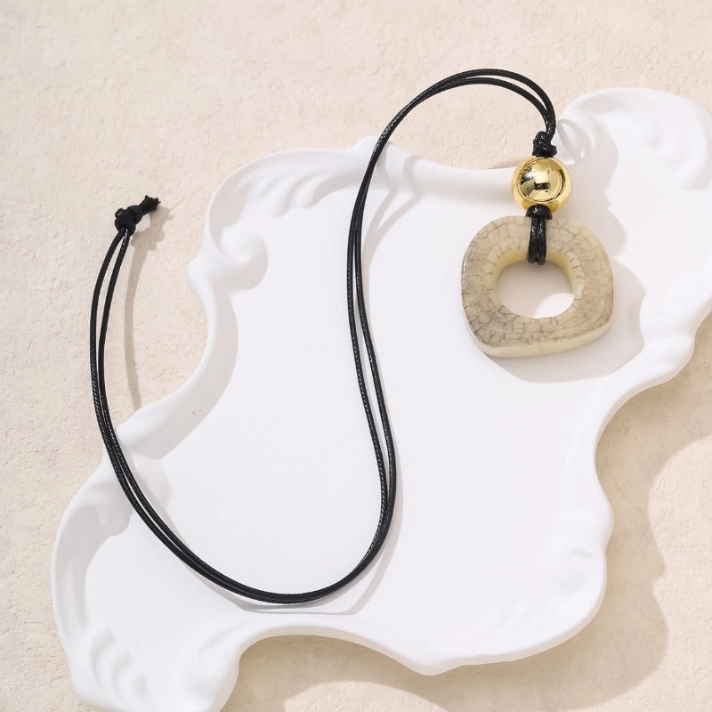 Wholesale New Chinese Versatile Jadeite Resin Circular Leather Rope High Grade Necklaces