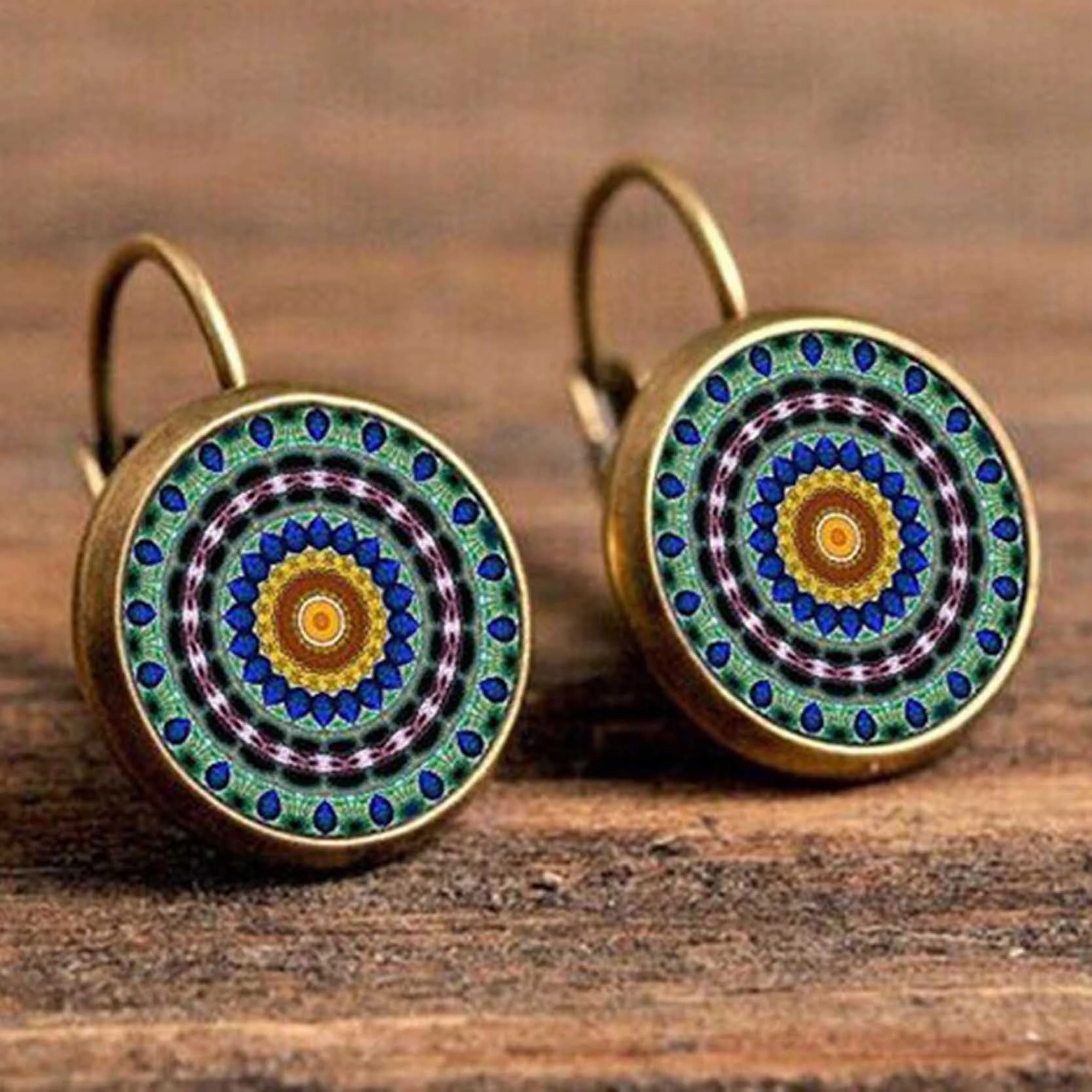 Wholesale  New exquisite retro time gemstone mandala pattern earrings earrings