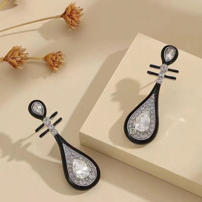 Wholesale of Chinese Style Vintage and Elegant Pipa Metal Earrings