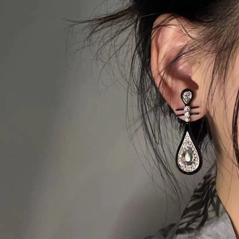Wholesale of Chinese Style Vintage and Elegant Pipa Metal Earrings