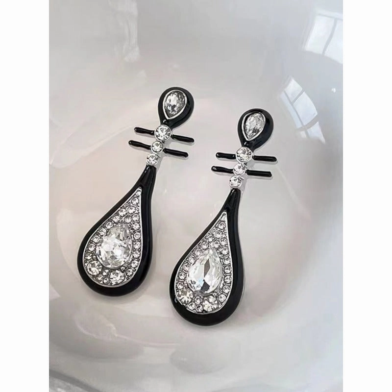 Wholesale of Chinese Style Vintage and Elegant Pipa Metal Earrings