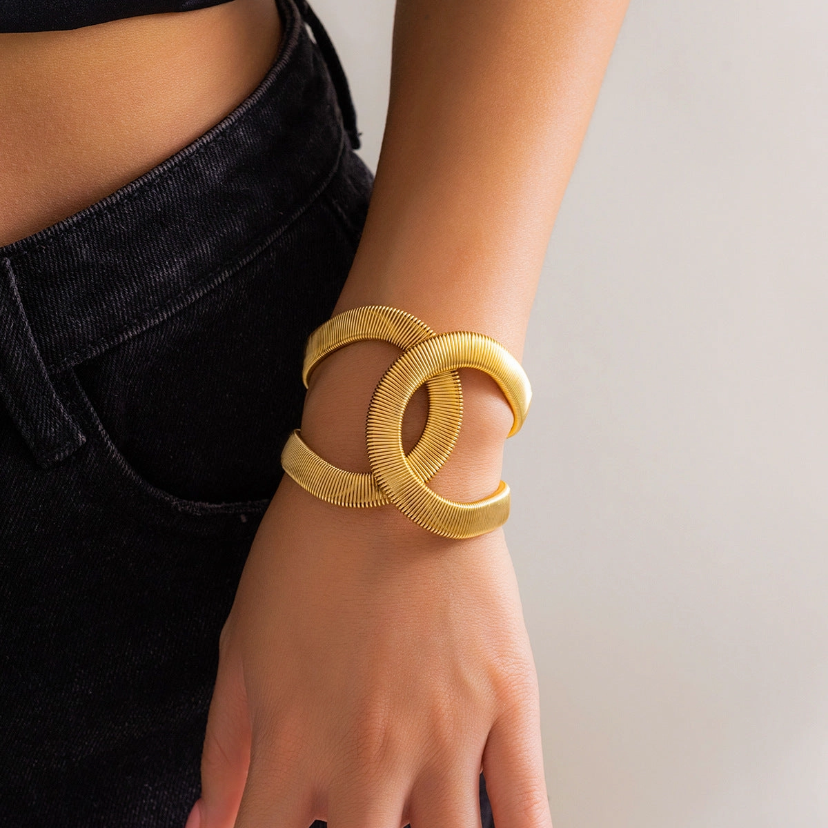 Wholesale Open Glossy Retro Hollow Geometric Bracelet