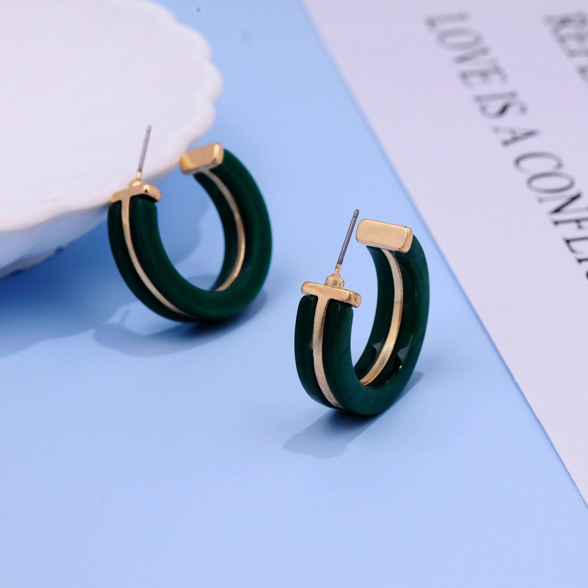 Wholesale Pair of Women Fashion Hoop Earrings Vintage Bohemian C- shaped Earrings for Party Vacation Valentine's Day