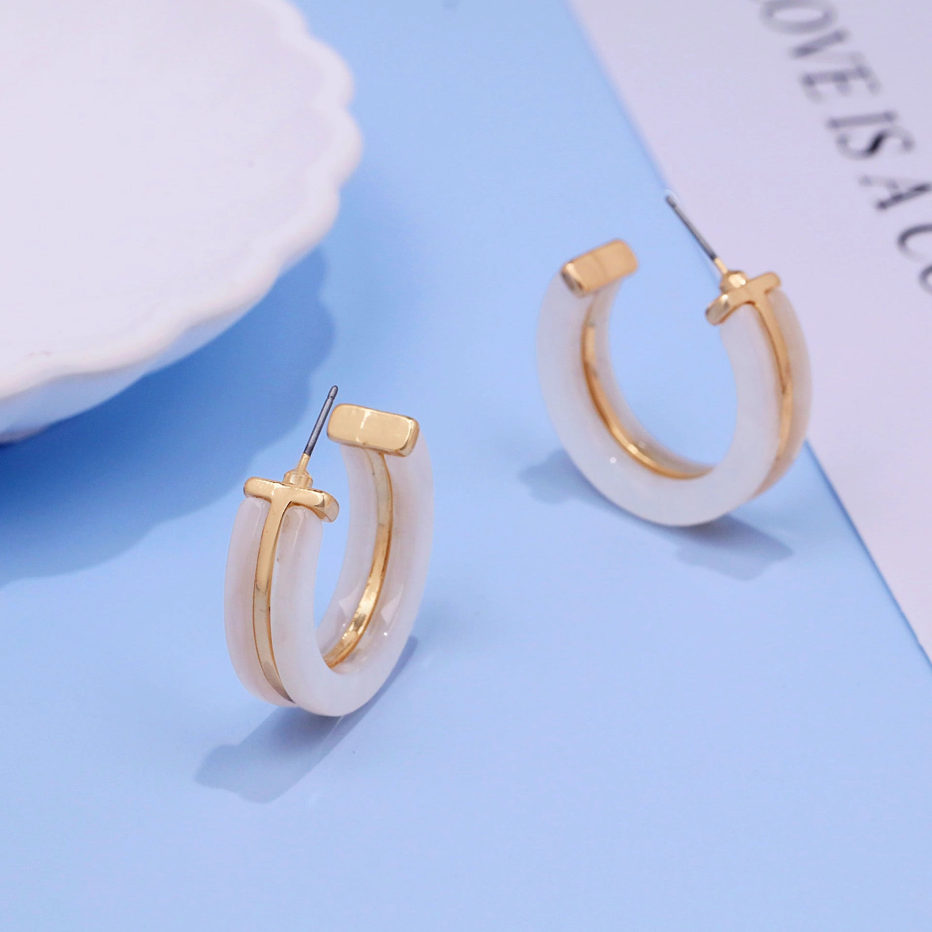 Wholesale Pair of Women Fashion Hoop Earrings Vintage Bohemian C- shaped Earrings for Party Vacation Valentine's Day