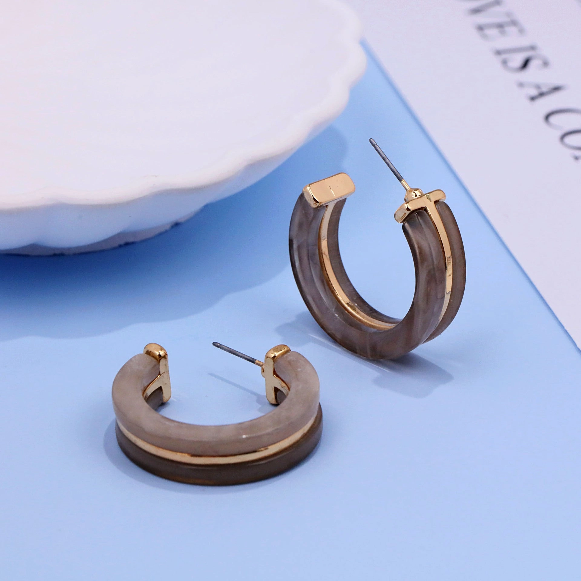 Wholesale Pair of Women Fashion Hoop Earrings Vintage Bohemian C- shaped Earrings for Party Vacation Valentine's Day