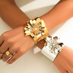Wholesale Pearl Flower Open Bracelet