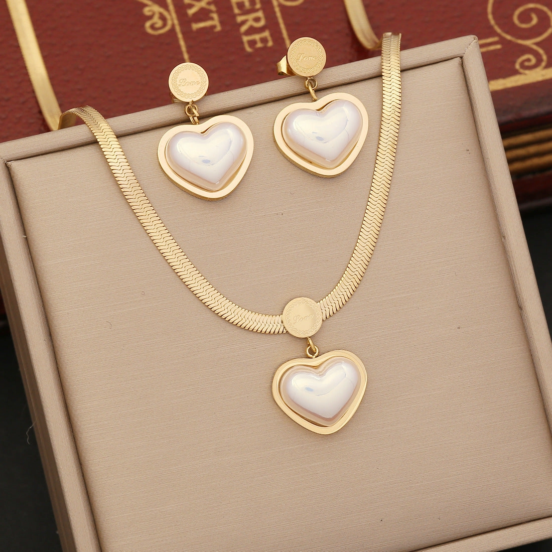 Wholesale Pearl Heart Stainless Steel Necklaces