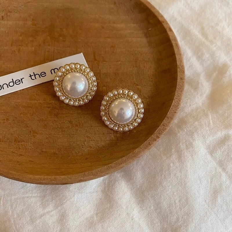 Wholesale Pearl stud earrings niche design pearl stud earrings simple