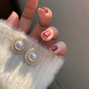 Wholesale Pearl stud earrings niche design pearl stud earrings simple