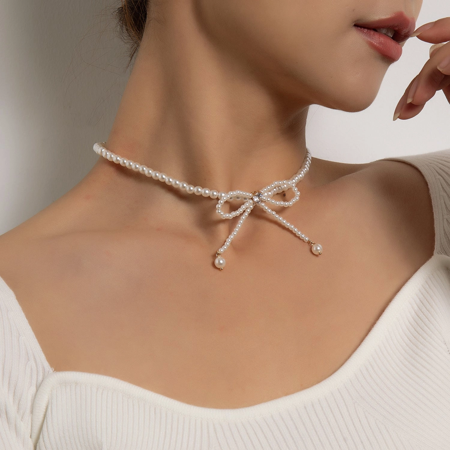 Wholesale Pearl Tassel Temperament Necklace Clavicle Chain