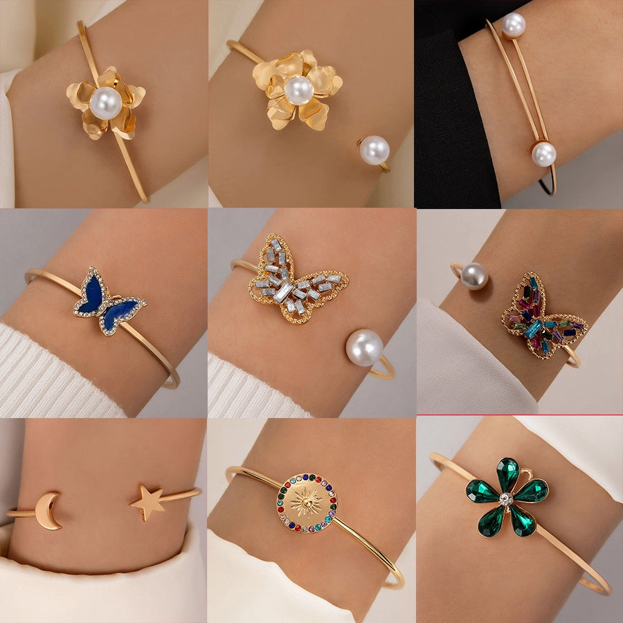 Wholesale Petal Pearl Alloy Open Bracelet