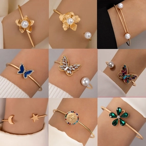Wholesale Petal Pearl Alloy Open Bracelet