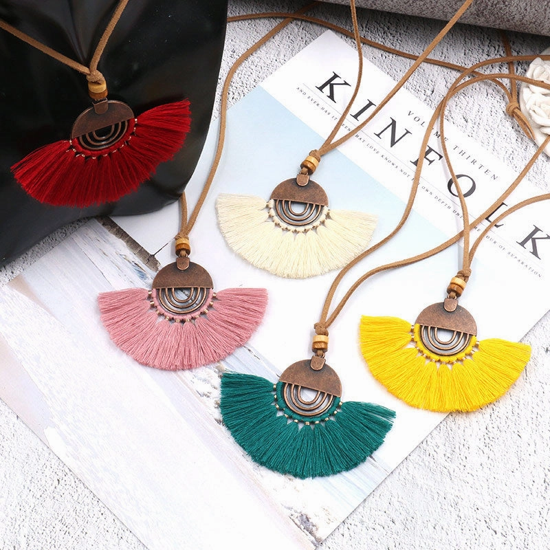 Wholesale Popular Handmade Scalloped Tassel Clavicle Chain