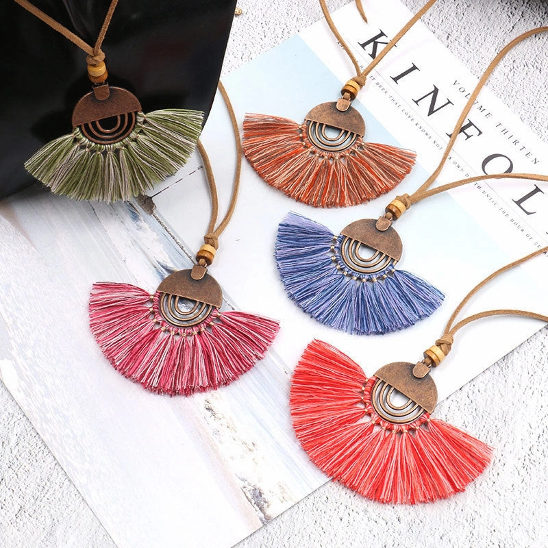 Wholesale Popular Handmade Scalloped Tassel Clavicle Chain