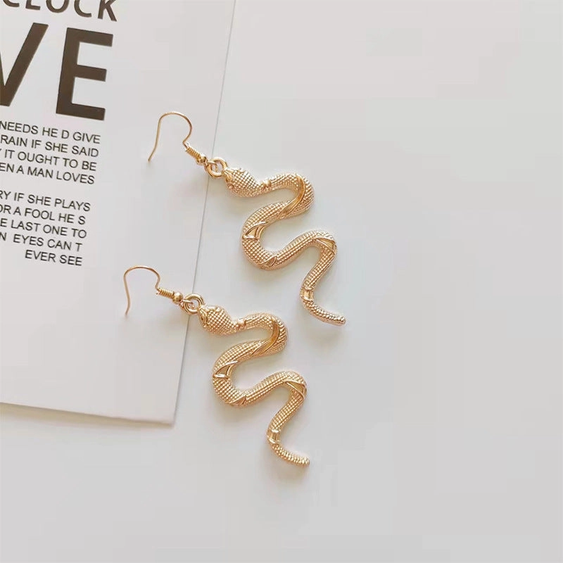 Wholesale popular jewelry snake element necklace personality fashion retro snake pendant sweater chain ladies