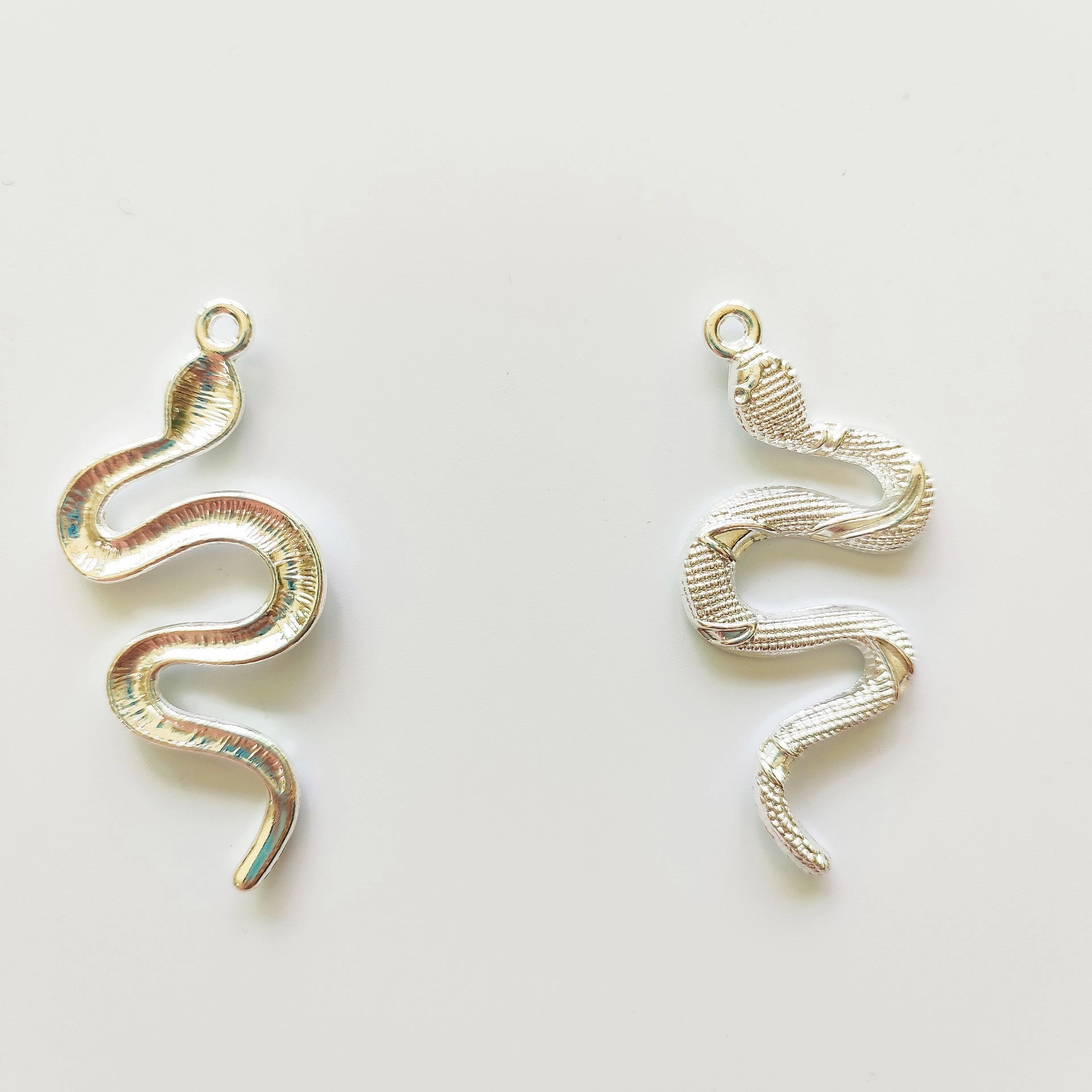 Wholesale popular jewelry snake element necklace personality fashion retro snake pendant sweater chain ladies