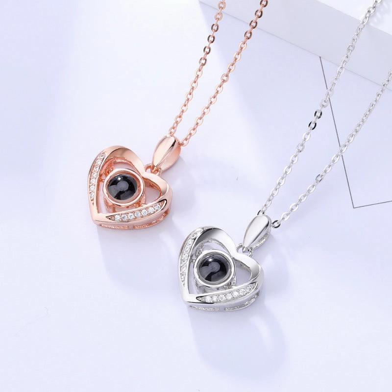 Wholesale projection necklace female 520 Valentine's Day gift heart-shaped pendant beating heart heart-shaped smart necklace