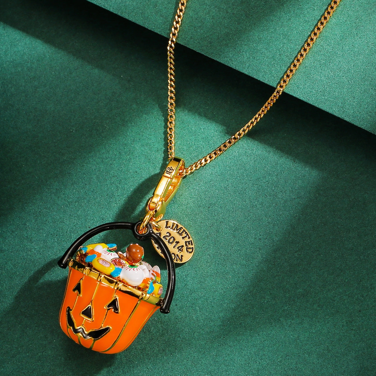 Wholesale Qingdao Foreign Trade Jewelry Halloween Pendant Enamel Glaze Funny Eyes Candy Orange Pumpkin Bucket Pendant Necklace