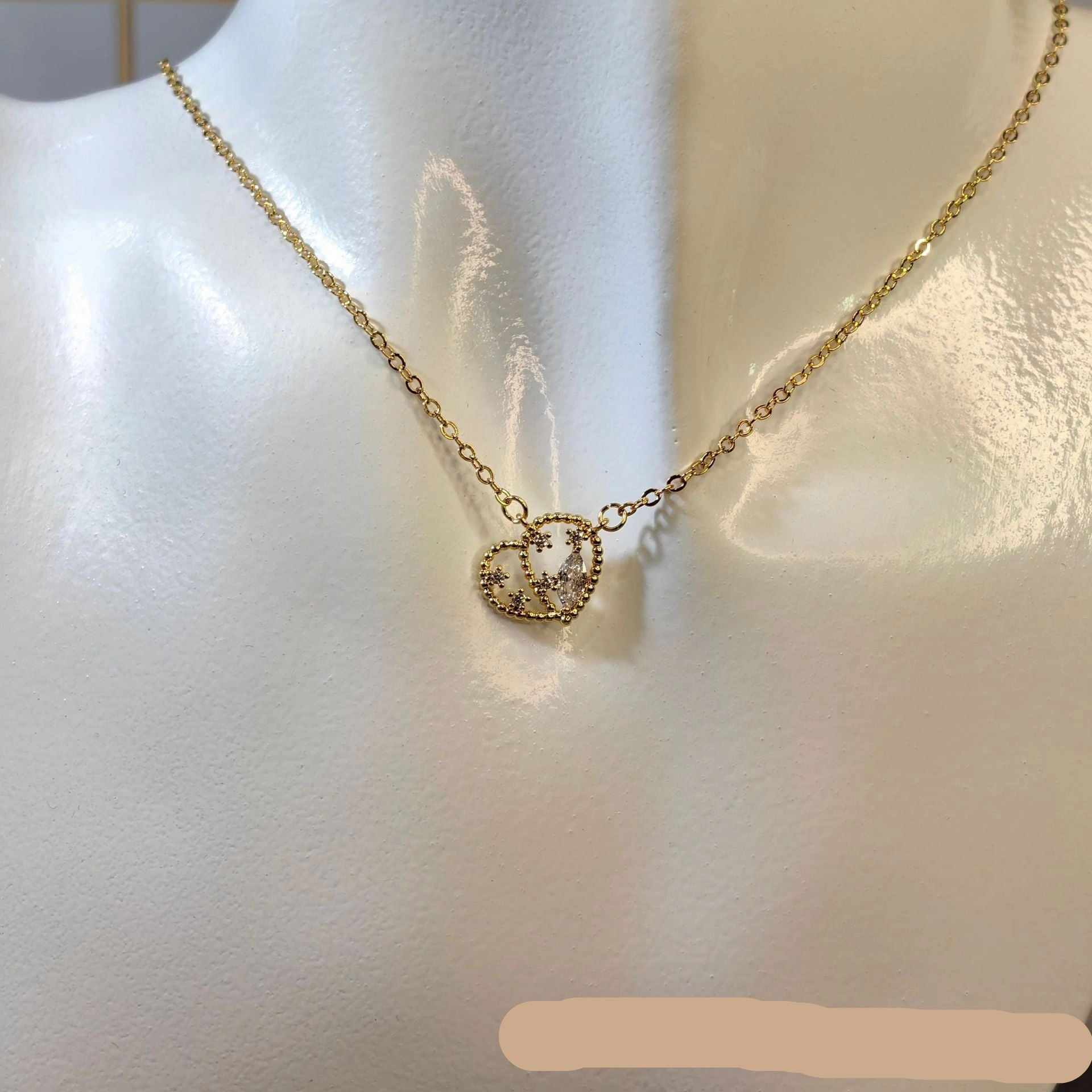 Wholesale Real gold electroplated simple hollow heart necklace2