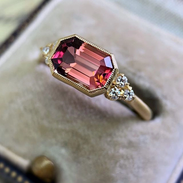 Wholesale Red Gemstone Alloy Rings