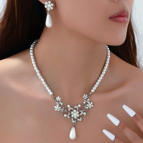 Wholesale Retro Atmospheric Style Pearl Inlaid Zircon Plum Blossom Design Earrings and Necklace Set