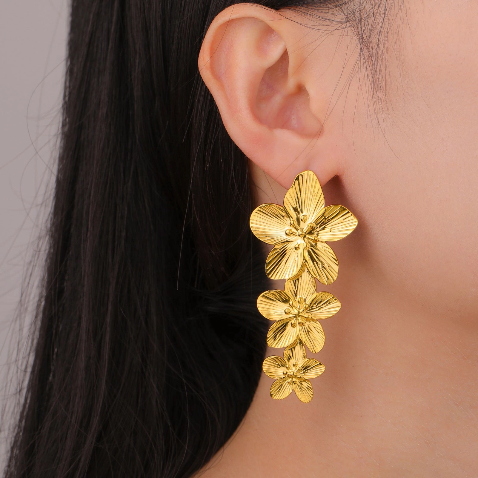 Wholesale Retro exaggerated design petal earrings for women