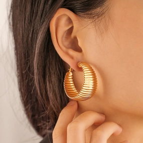 Wholesale Retro Exaggerated Gear Pattern C-Shaped Earrings