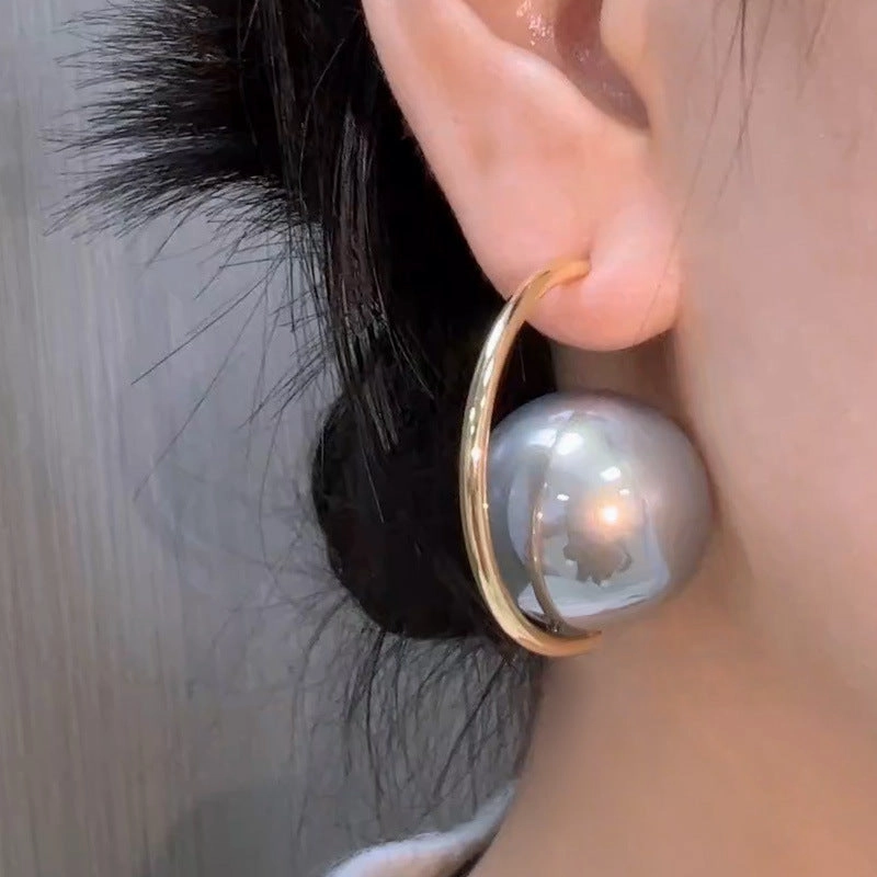 Wholesale Retro Exaggerated Imitation Pearl Earrings