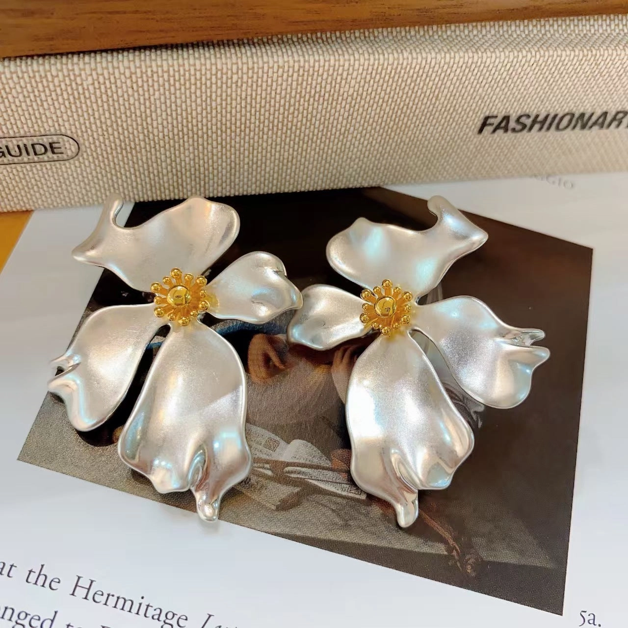Wholesale Retro flower earrings metal Hong Kong style exaggerated earrings