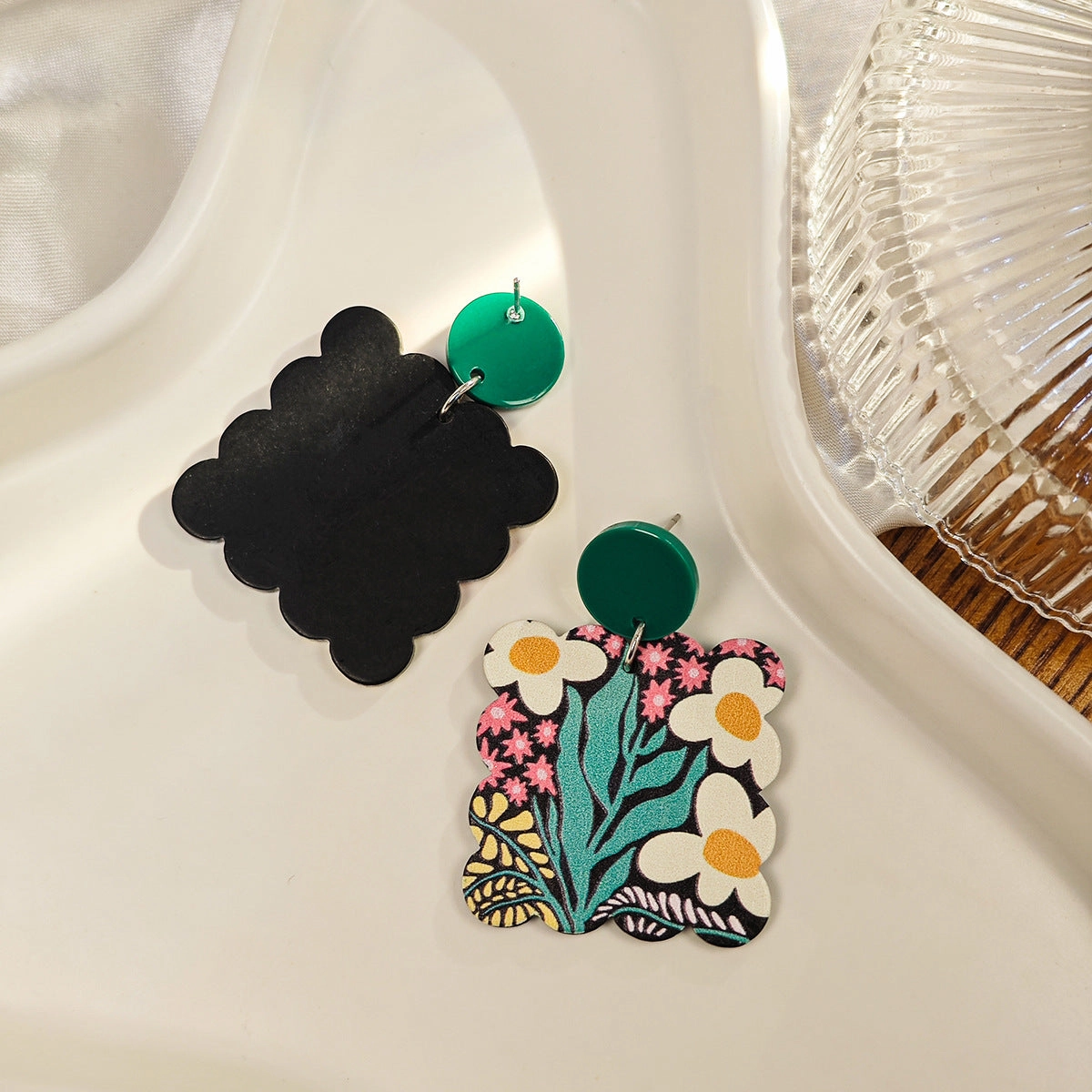 Wholesale Retro Flower Earrings Spring Creative Square Wave Sunflower Daisy Acrylic Earrings