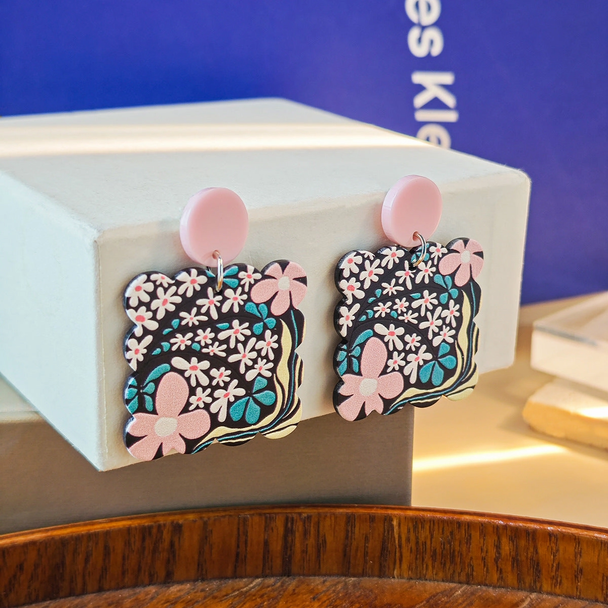 Wholesale Retro Flower Earrings Spring Creative Square Wave Sunflower Daisy Acrylic Earrings