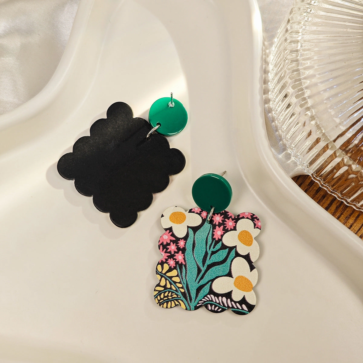 Wholesale Retro Flower Earrings Spring Creative Square Wave Sunflower Daisy Acrylic Earrings