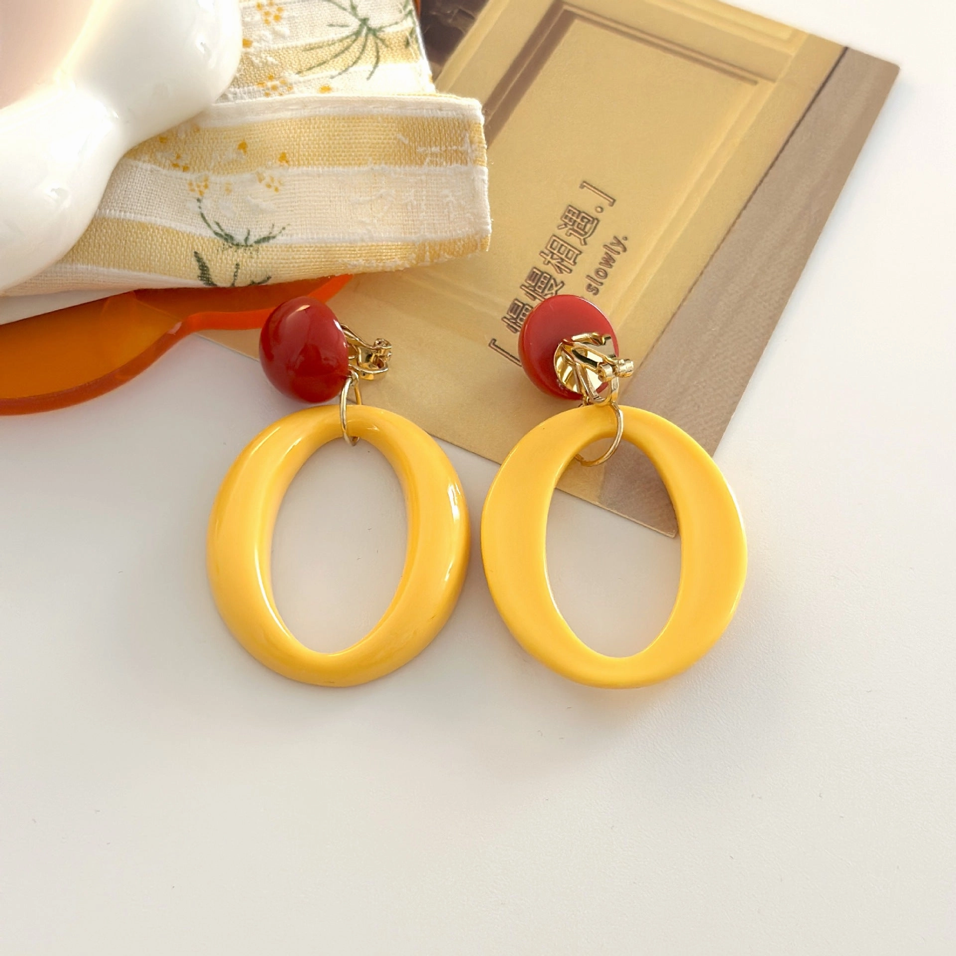 Wholesale Retro Hong Kong style sweet contrast color exaggerated earrings earrings ear clips