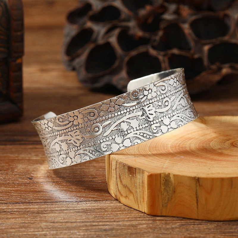 Wholesale Retro metal wide open personality ethnic style silver exotic middle and ancient accessories