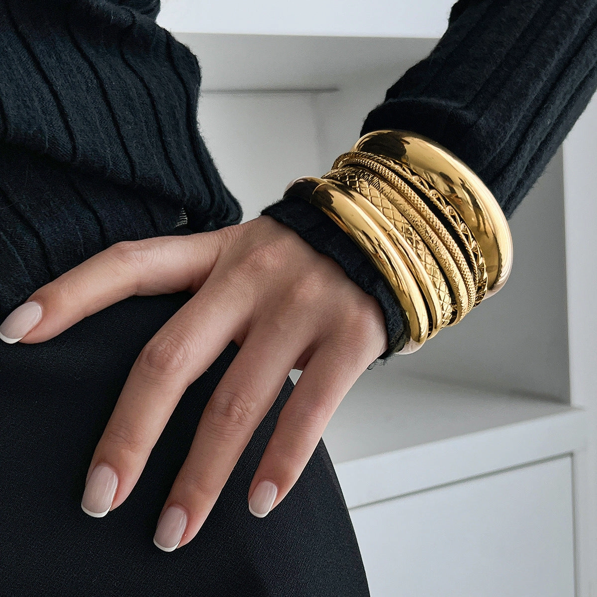 Wholesale Retro Niche Glow Bracelet suit Exaggerated Snakeskin Thread Hand Jewelry