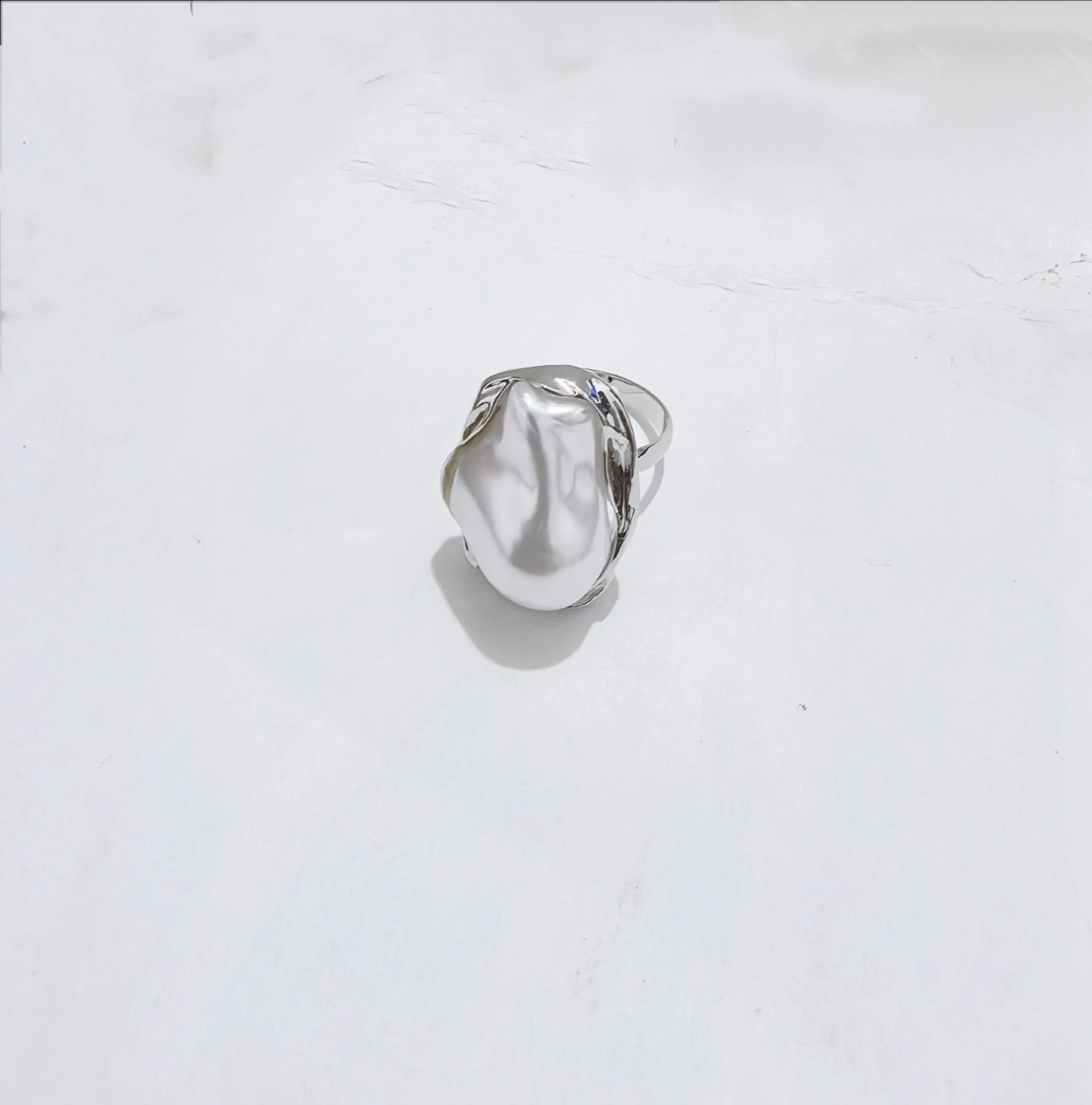 Wholesale retro shaped pearl ring Open tail ring