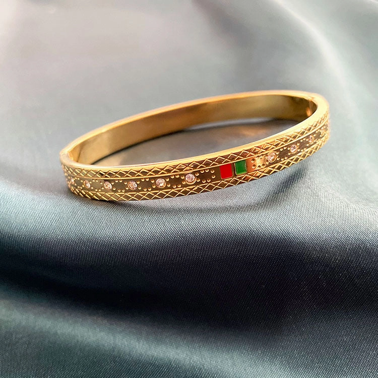 Wholesale Retro Simple Color Jumping Titanium Steel Shiny Bracelet
