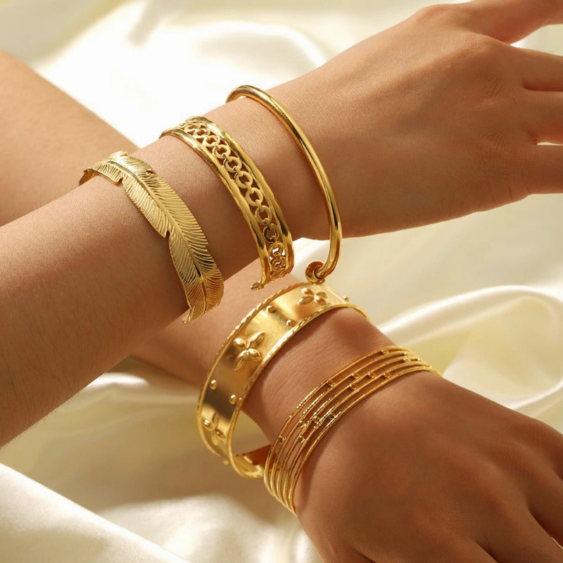 Wholesale Retro Stainless Steel Fashionable All-match Open 18K Gold-plated Non-fading Bracelet