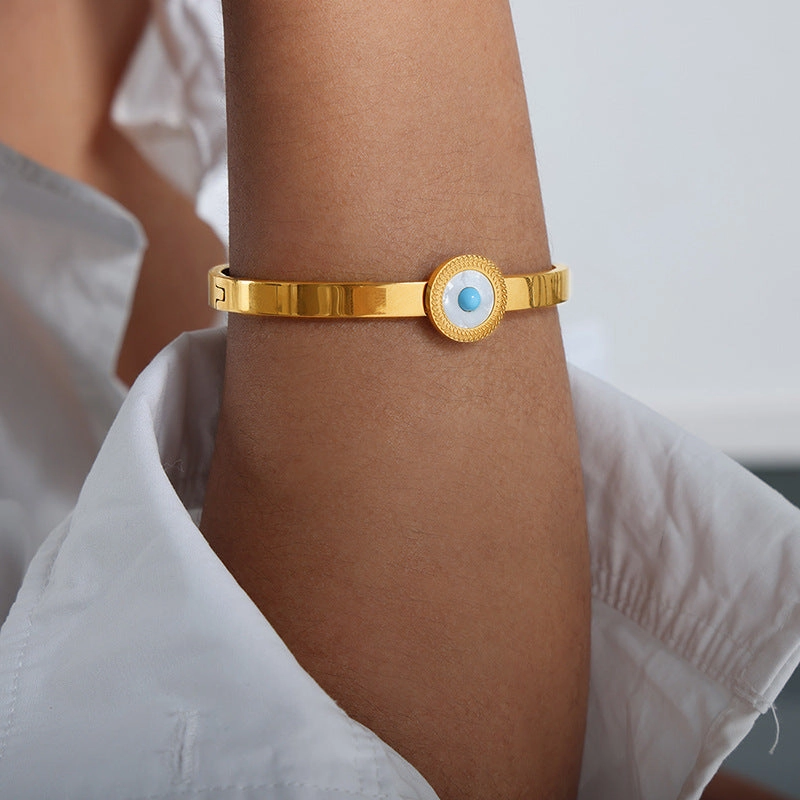 Wholesale Retro Titanium Steel Drip Oil Octagram Open Stretch Female Bracelet