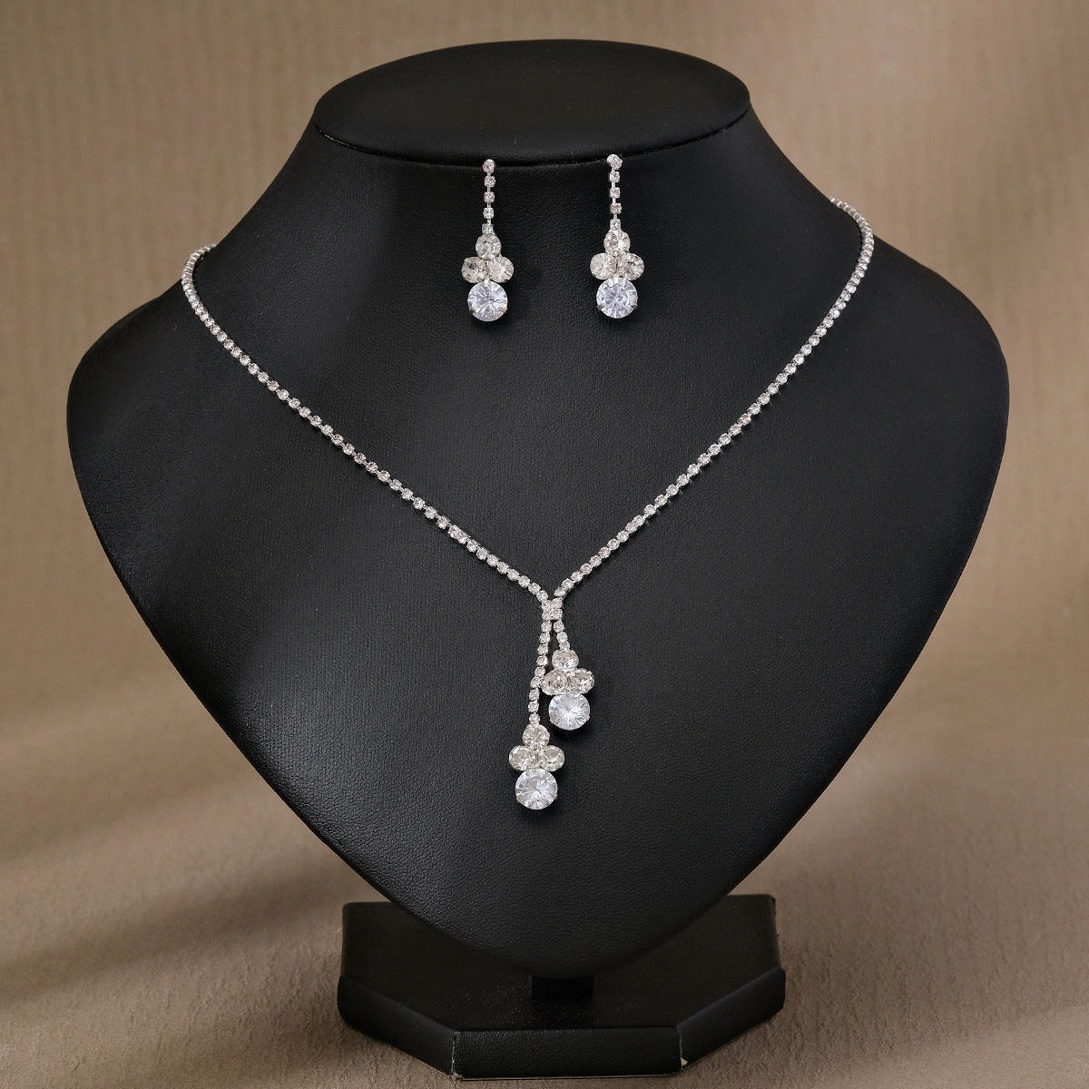 Wholesale Rhinestone Tassels Full of Claw Chains Clavicle Chains