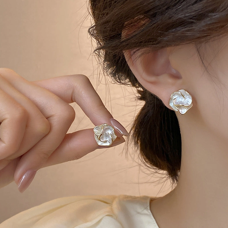 Wholesale S925 silver needle camellia earrings cool style fashion French flower earrings