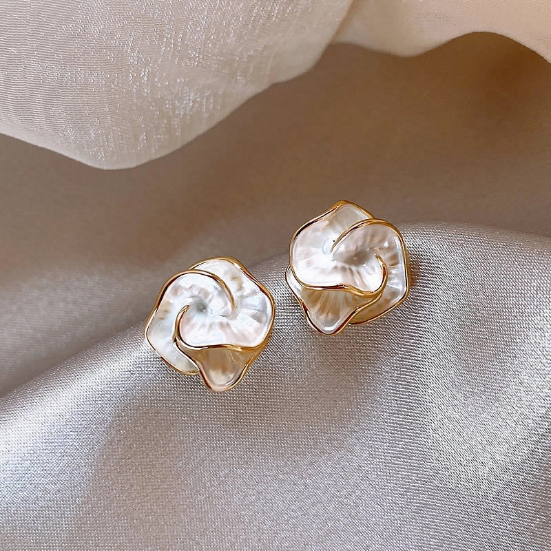 Wholesale S925 silver needle camellia earrings cool style fashion French flower earrings