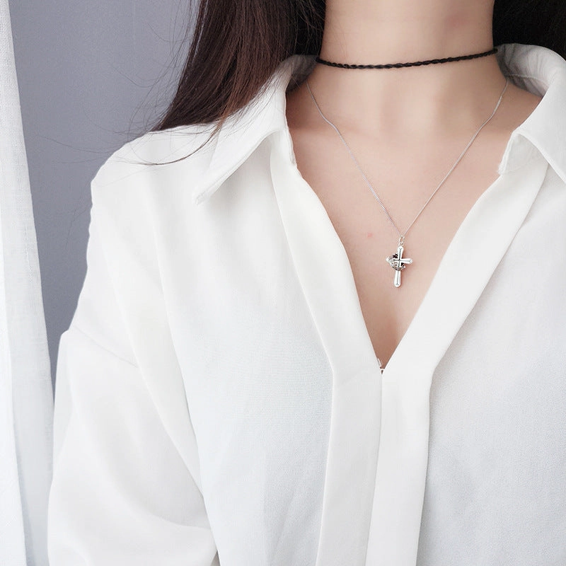 Wholesale S925 Sterling Silver Re-done Crown Cross Collarbone Necklace