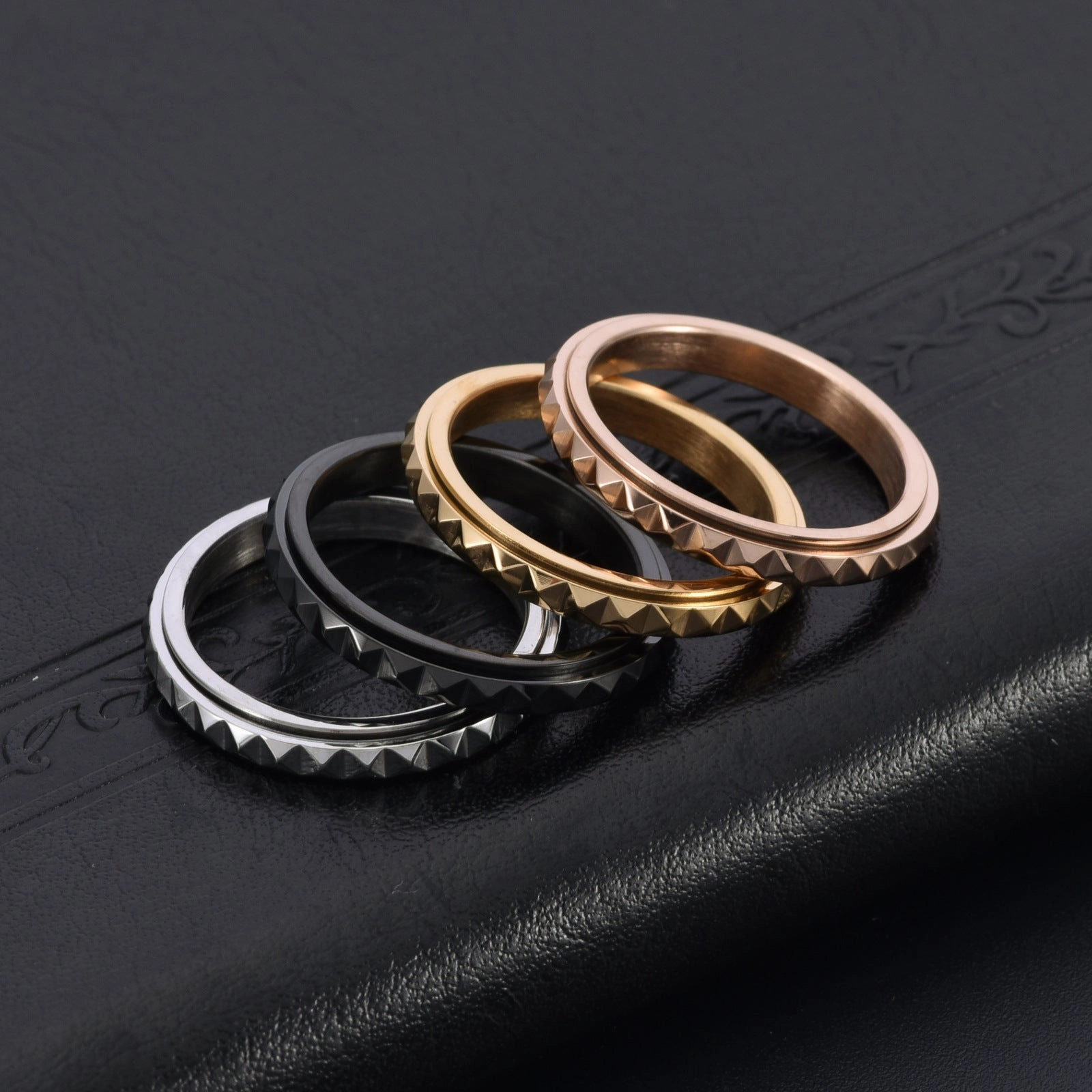 Wholesale Side Pyramid Rotatable Rings