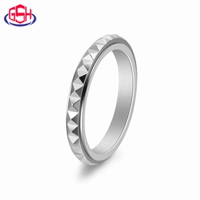 Wholesale Side Pyramid Rotatable Rings
