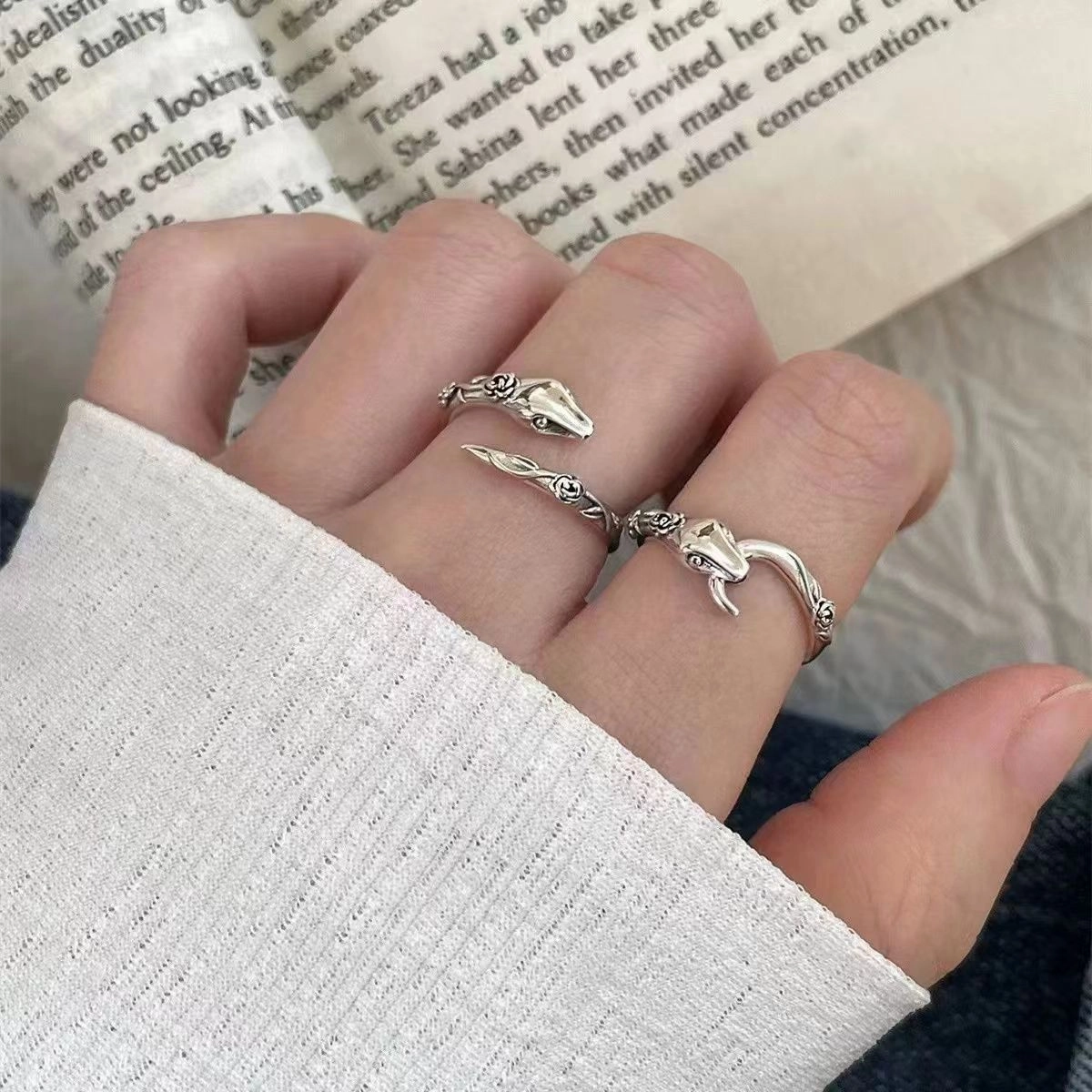 Wholesale silver Diablo High-end Valentine's Day Gift Men's and Women's Hand Ornaments Trendy Men's Personality Snake Ring