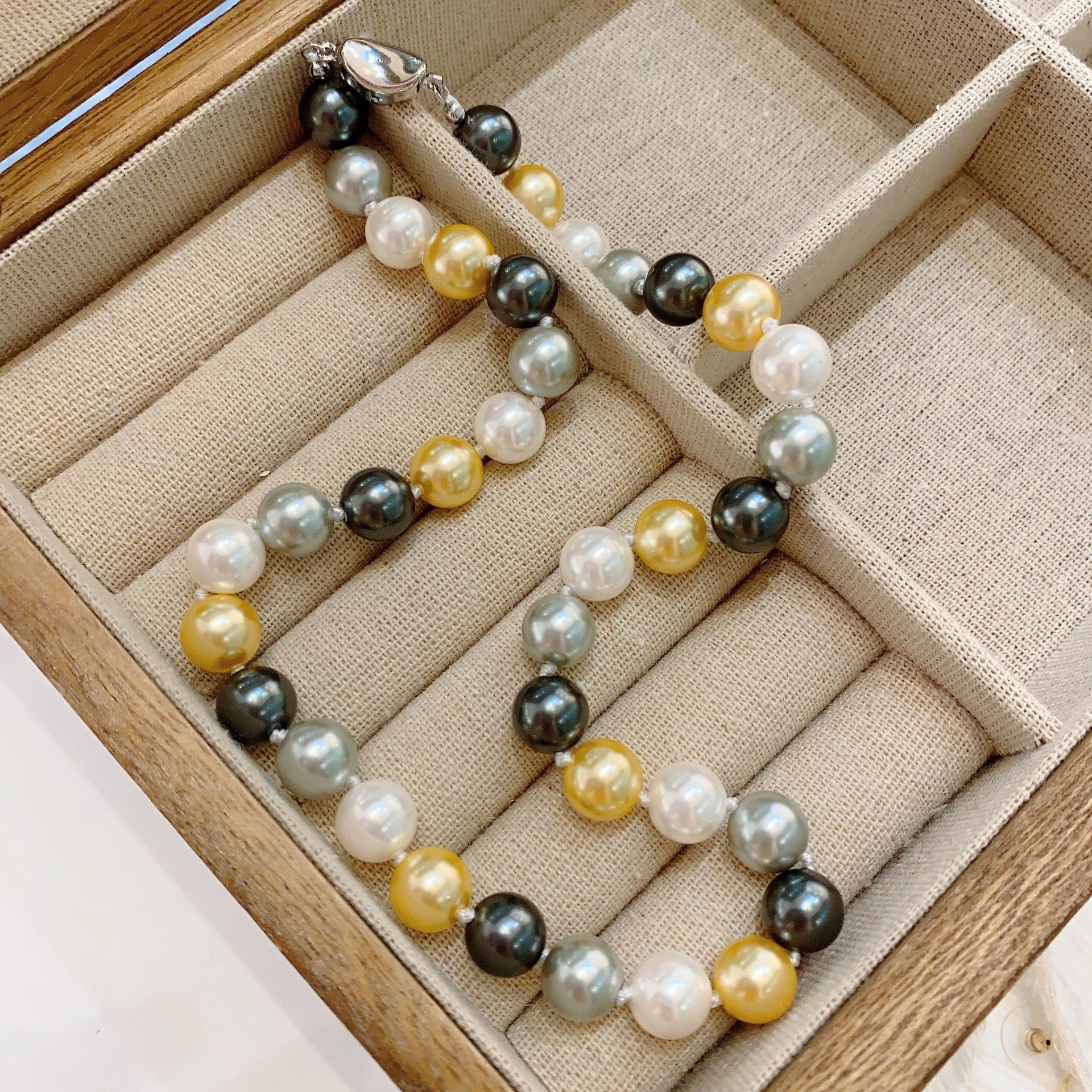 Wholesale Silver Grey Round Pearl Sweater Necklace