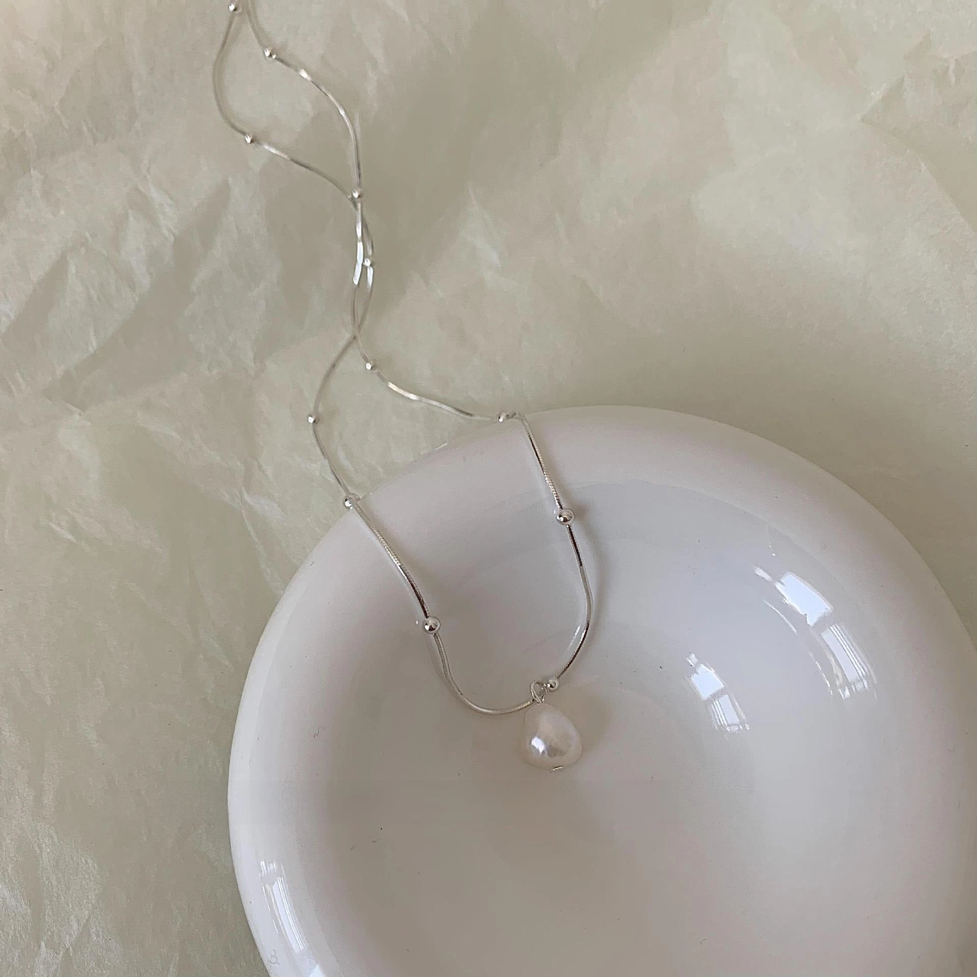 Wholesale Silver natural freshwater pearl necklace clavicle chain